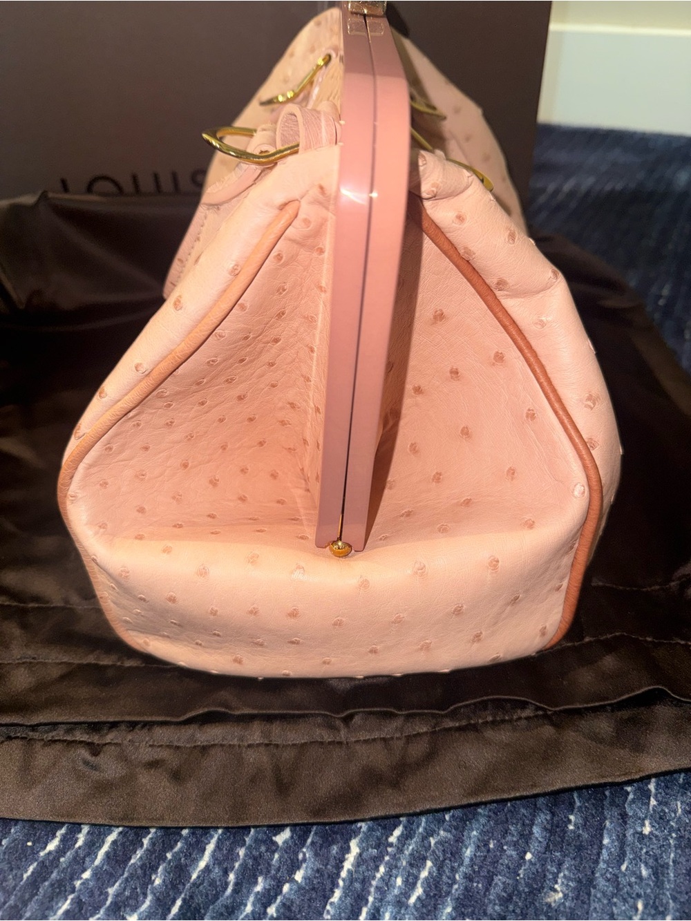 Louis Vuitton Pink Speedy Ostrich-Textured Top Handle Bag. Incredibly rare. - Picture 13 of 15